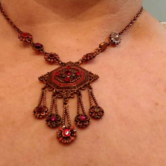 Bronze tone red jeweled Victorian drop necklace - Picture 6 of 8